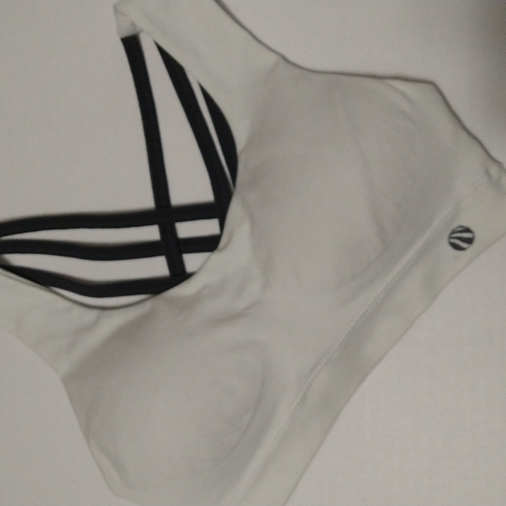 Marika White & Dark Gray Sports Bra Seamless Design Intimates Size S 32C